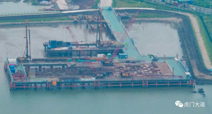 ▲西主塔桩基已完工