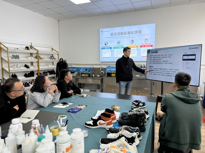 3、多年行业沉淀，构建品牌护城河