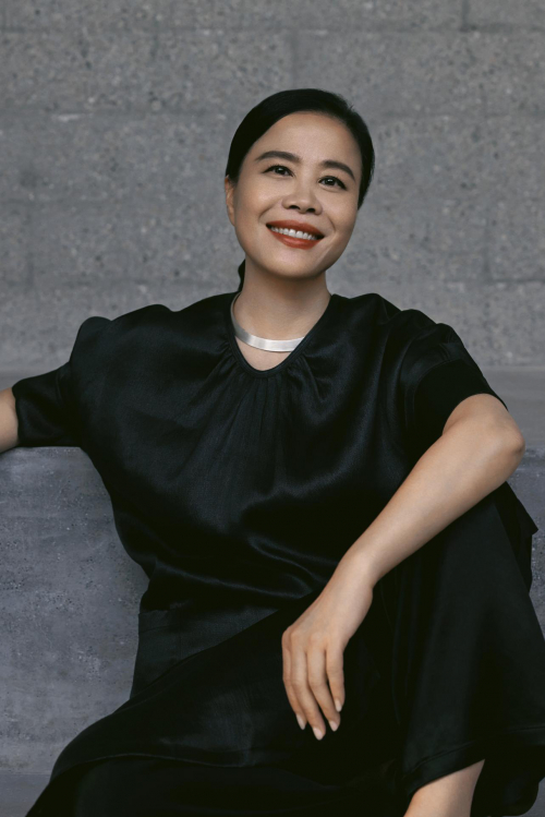 享誉国际的歌手、音乐家朱哲琴,图源《睿客·The RAKE》2023年夏季刊,摄影:李樵