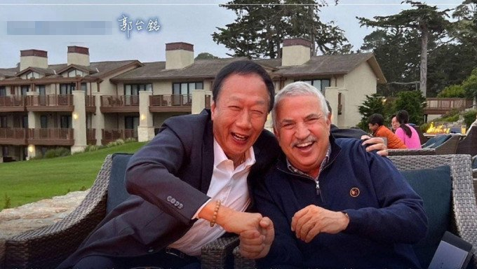 　郭台铭在脸书晒出其与托马斯·弗里德曼的合影