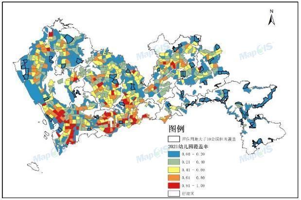 图 2021年深圳市幼儿园班均人数（左）和步行5分钟覆盖率（右）