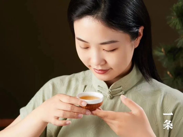 均可日日食、时时品鉴的“蜜兰香”、“鸭屎香”，制作精良、性价比高、口感醇厚好喝，茶客们千万不要错过了。