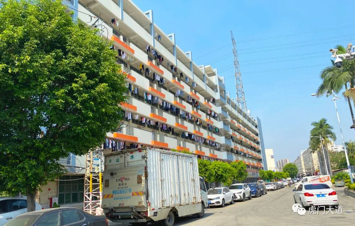 ▲如今楼上晾满了衣服（2023年7月摄）