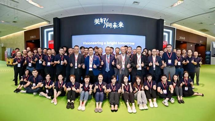 InfoComm China 2023巴可现场大合照