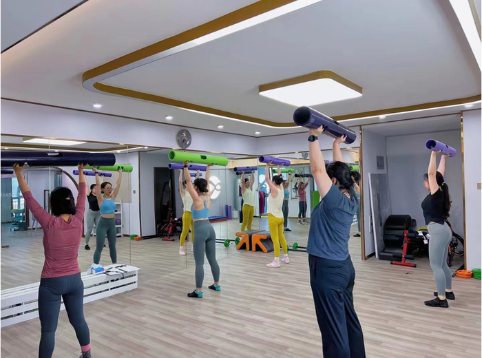 小圆所在健身房的环境