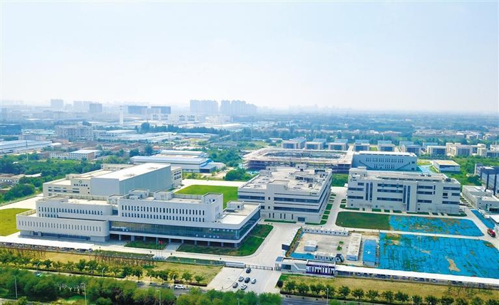 八月二日，航拍的康惠制药药品生产基地、药品研发基地项目。