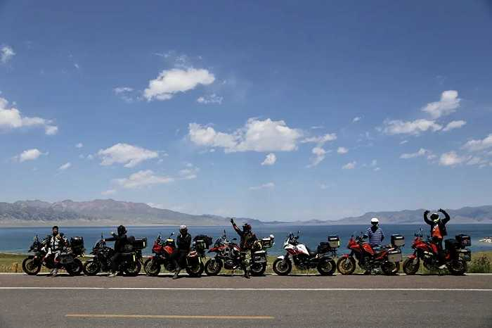 乌鸦在新疆摩旅