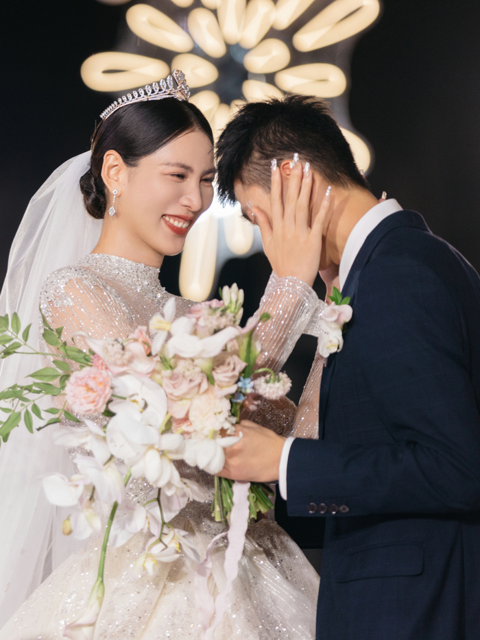 跆拳道双冠夫妻大婚!赵帅用dr钻戒向郑姝音浪漫告白