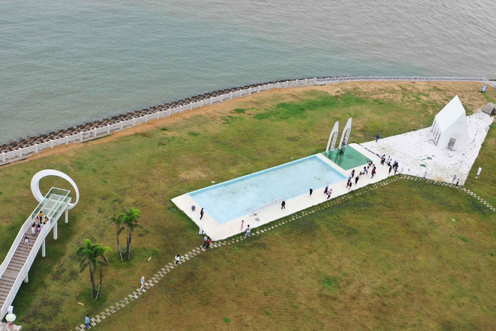 8月13日，航拍海口碧桂园中央半岛项目。记者 沙晓峰 摄