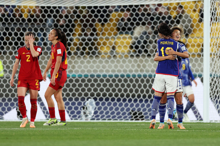 2023女足世界杯小组赛C组第3轮，西班牙女足惨败于日本队，只拿到小组第二 图据视觉中国