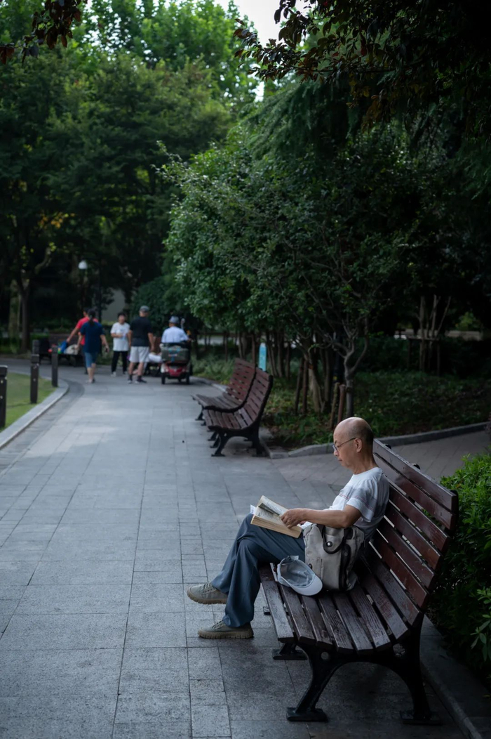 在复兴公园读书的老姚