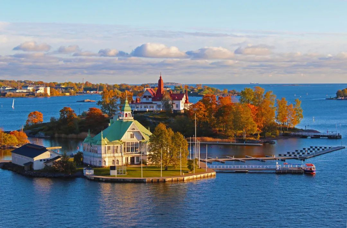 芬兰赫尔辛基海岛上的木屋 图虫创意供图