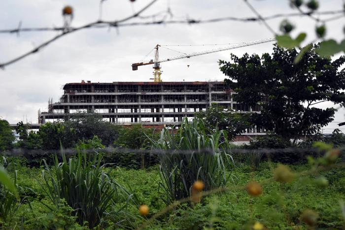 Dongfeng园区中正在新建的建筑。图片来源：九派新闻