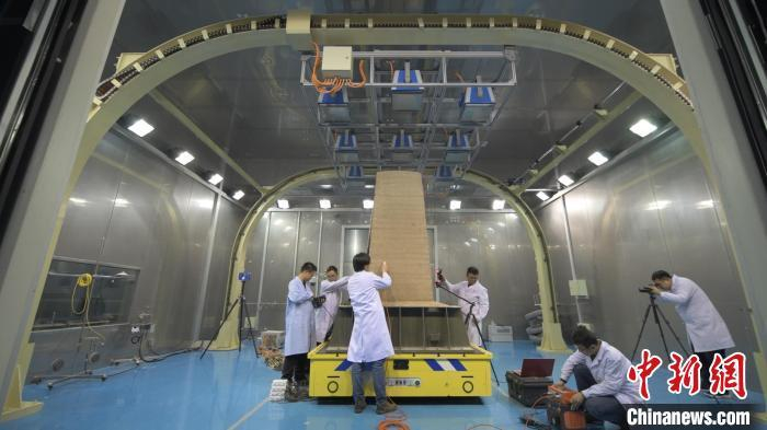 　　2020年，我国首座文化遗产保护多场耦合实验室正式投入使用。敦煌研究院供图