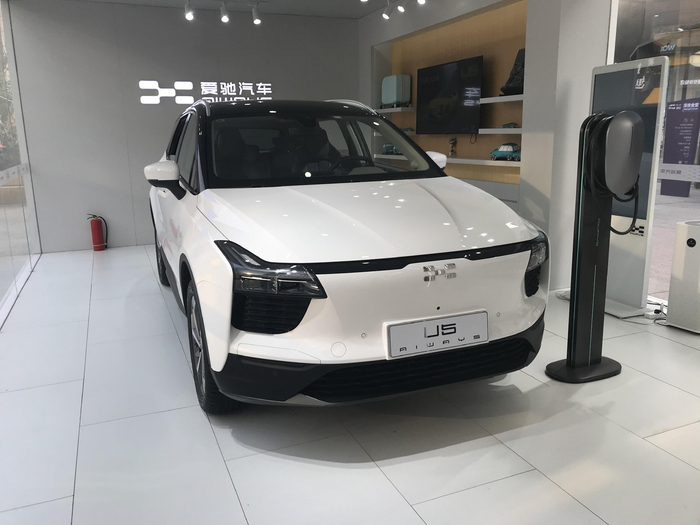 市场表现不佳的爱驰汽车存在感持续下降。吴博峰/摄