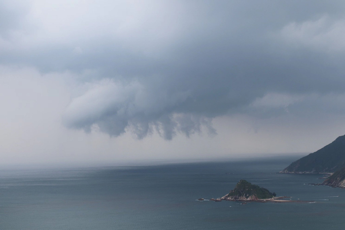 8月17日摄于深圳大鹏西涌，深圳市天文台附近。（记者 张玲 摄）