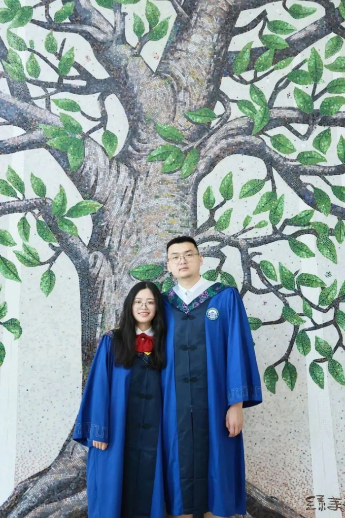 武大“博士夫妻”倪港骅、南方。（武大供图）