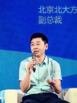 　　图:方正电子副总裁郑伟现场分享项目经验