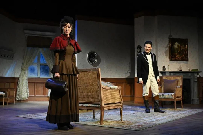 话剧《玩偶之家》剧照 / 图源：国家大剧院