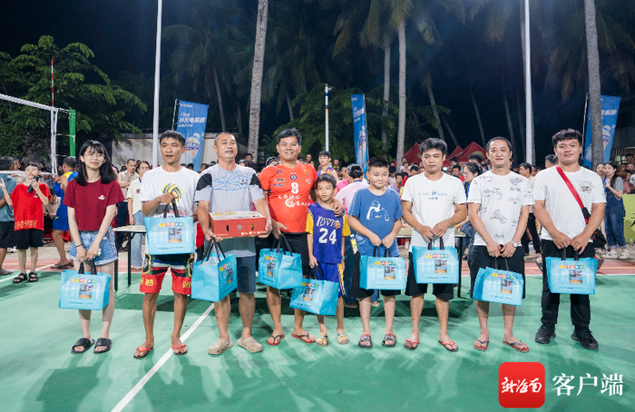 图为赛事期间，进行吃粿仔比赛。记者 李昊 摄