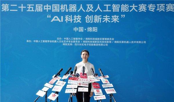图丨绵阳科技城新区党工委委员、管委会副主任刘雨果接受采访