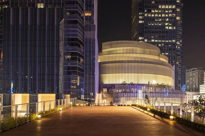 徐家汇天桥连廊二期通往港汇恒隆广场