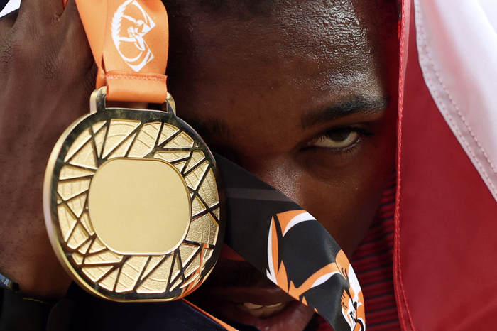 美国选手诺亚·莱尔斯在比赛后庆祝.新华社记者 李明 摄