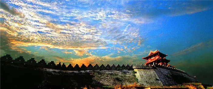 △古城墙。何异能 摄