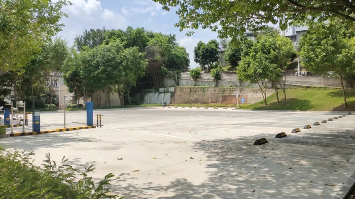 陈炯明史料馆左侧停车场。