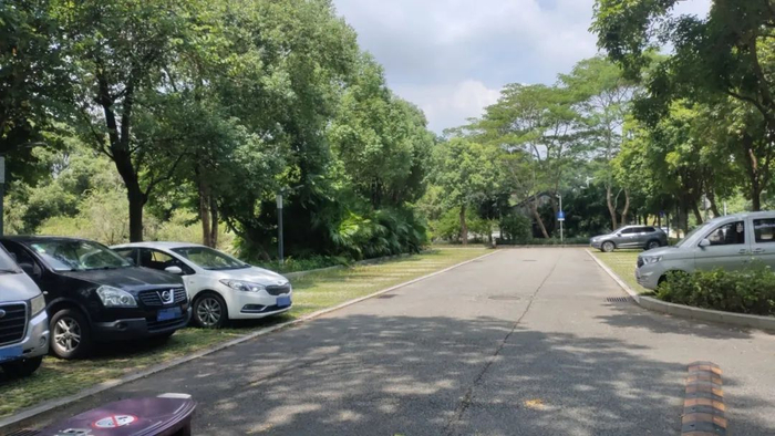 横槎小隐停车场。