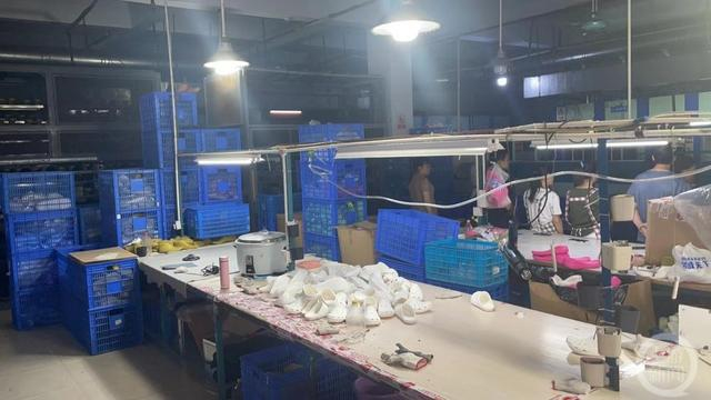 ▲制假工厂情况。图片来源/静安警方