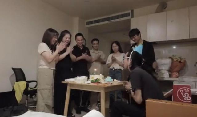 8月18日，顾智国在医院度过26周岁生日。网页截图