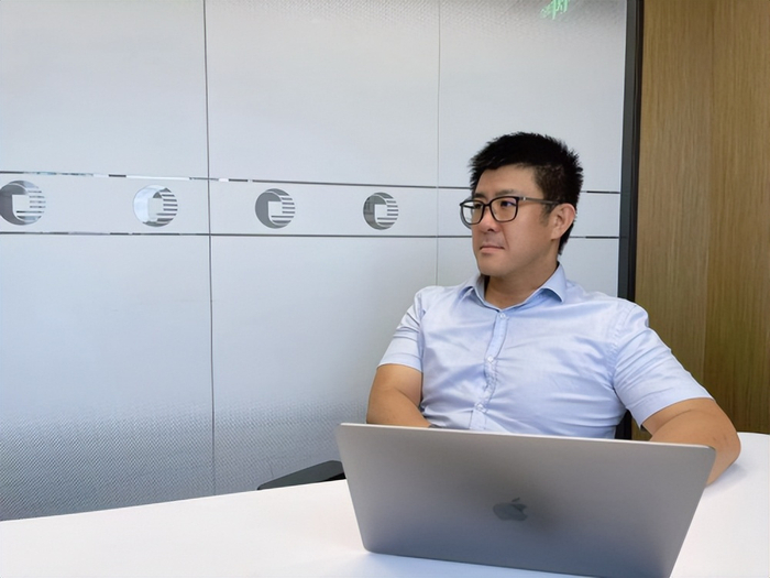 申万宏源证券有限公司董事副总经理张嵩