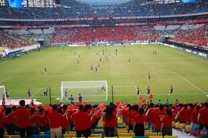 ▲凤凰山体育公园举行的足球比赛现场 资料图