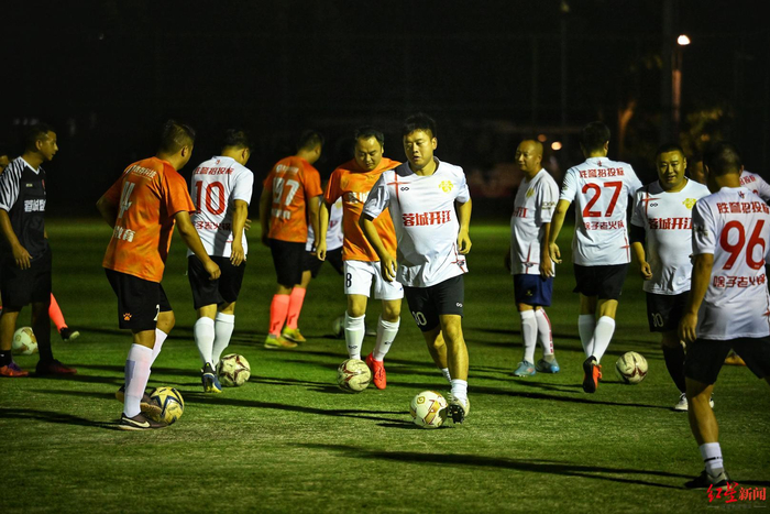 ▲球员们进行备战训练