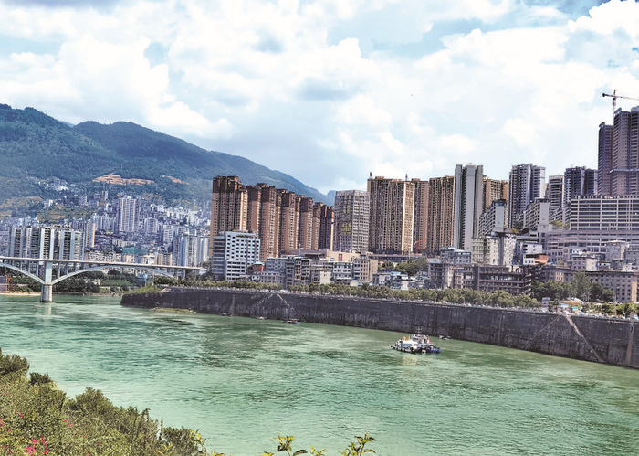 图为“凯邦两江城”楼盘一角。（崔玲玲/摄）