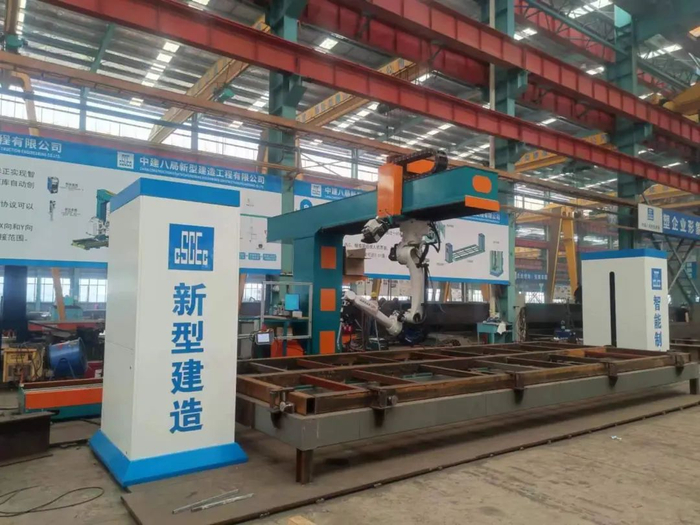 ▲储能集成箱智能组焊工作站