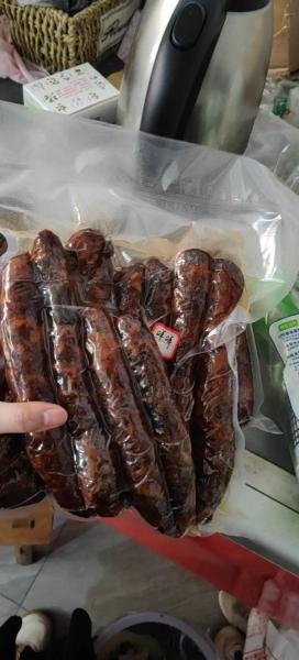 雅琦给网友寄去的香肠