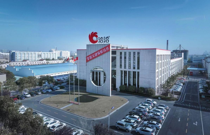 上班族尹冬，这几年成了每日坚果的忠实消费者。