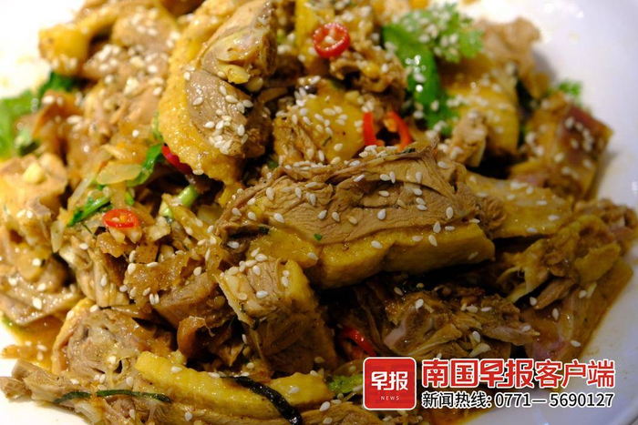 ▲邕宁捞鸭。南国早报全媒体记者 尹世斌摄