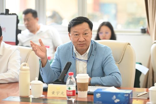　　全国政协常委、北京协和医学院麻醉学系主任黄宇光。人民政协报·人民政协网 记者 贾宁 摄