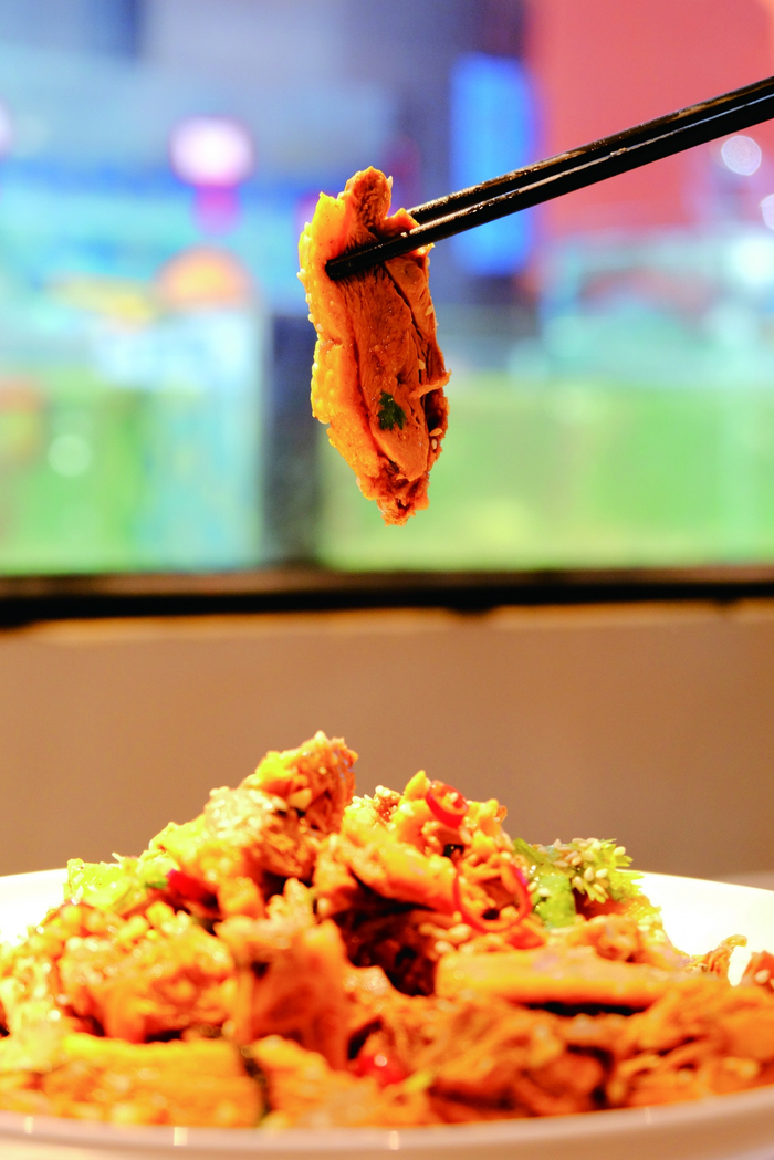 邕宁捞鸭。记者 尹世斌摄