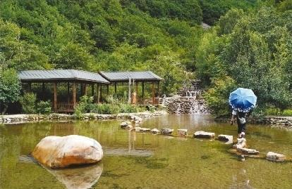         桓仁县重点招商引资项目清泉山庄是度假休闲的好去处。本报记者  王铁军  摄