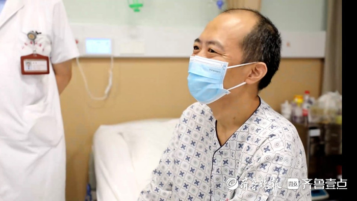 术后的侯先生。