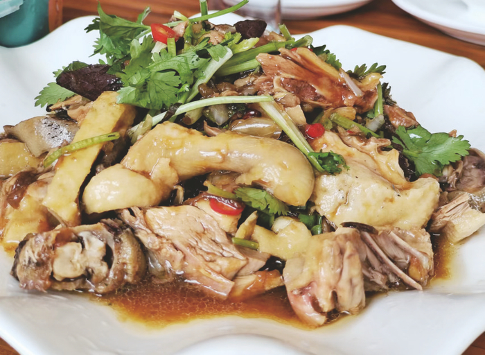     ◀南宁特色风味菜肴干捞柠檬鸭