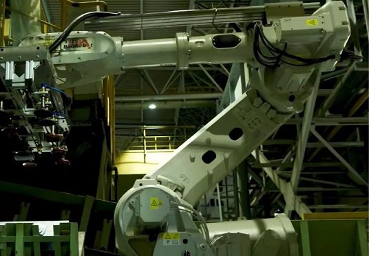 欧冶工业品旗下欧贝商城展示机器人应用场景。 公司供图