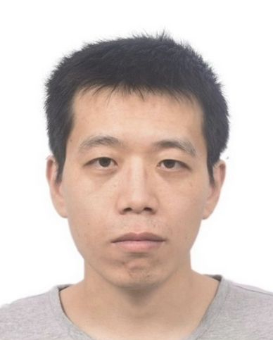 ▲美国警方发布的嫌疑人照片与齐太磊照片相符