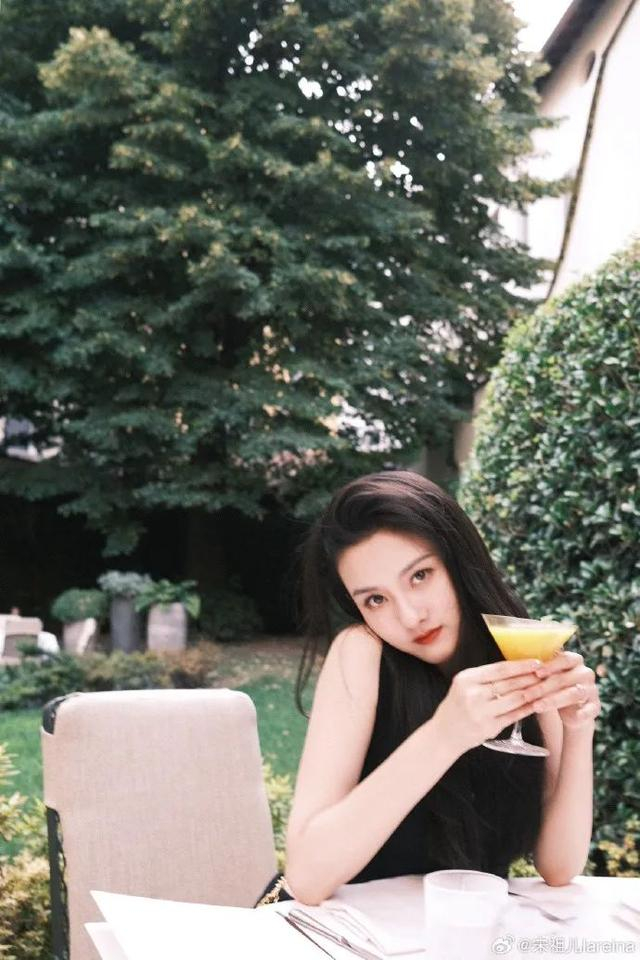 图源宋祖儿个人微博