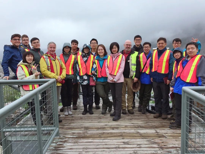 南京大学导师团队带领本科生进行加拿大国际科考