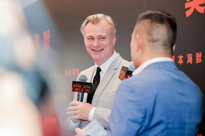 导演兼编剧克里斯托弗·诺兰 图片来源：环球影业官方微博